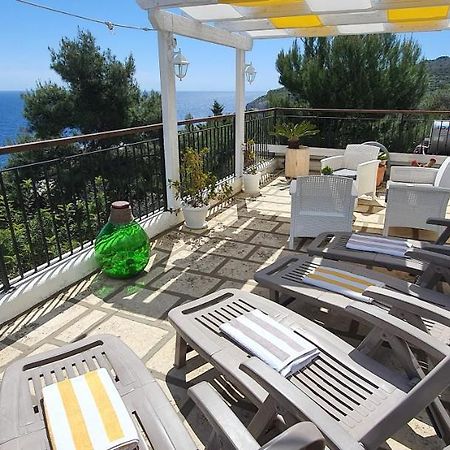 Casa Vacanze "Il Carrubo" Gagliano del Capo Exterior foto