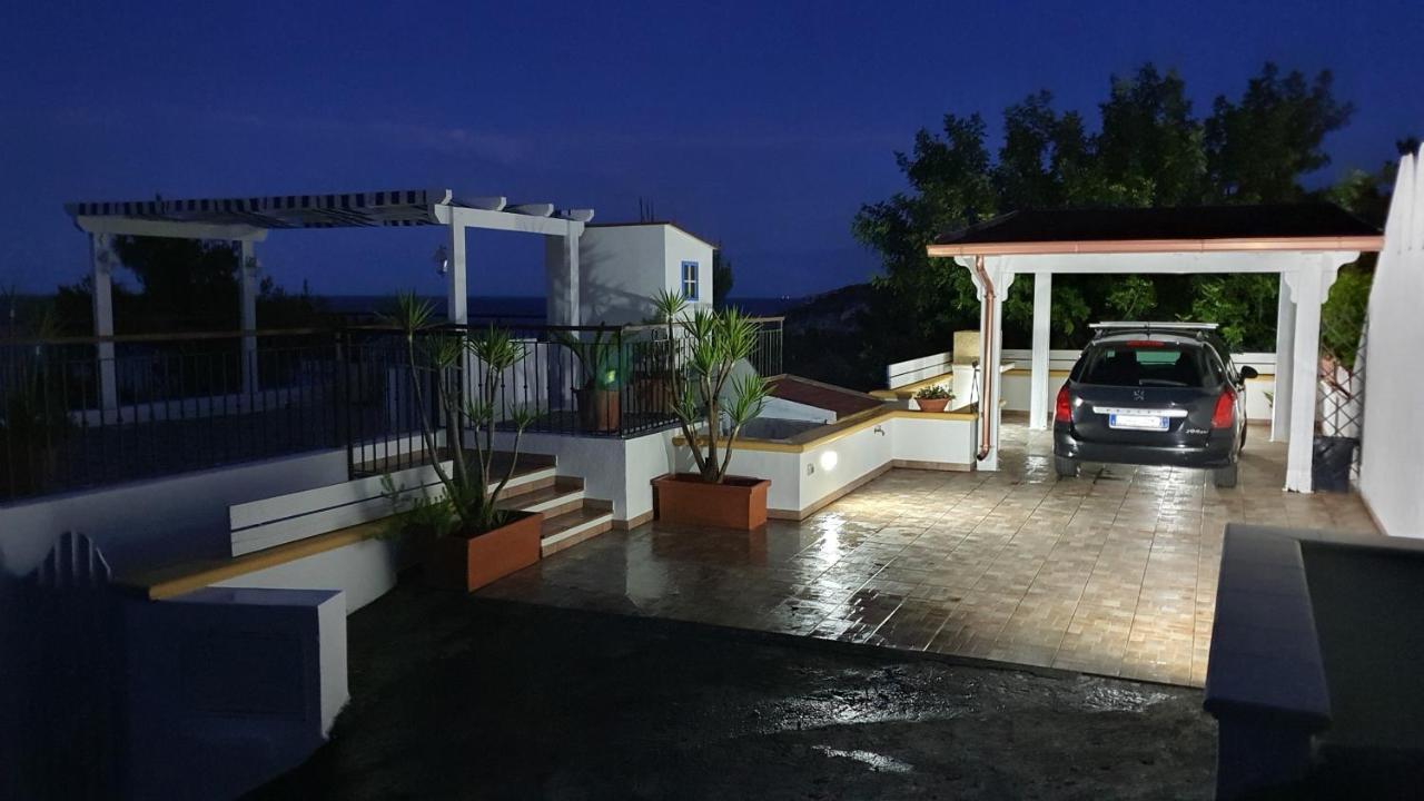 Casa Vacanze "Il Carrubo" Gagliano del Capo Exterior foto