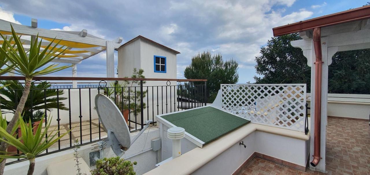 Casa Vacanze "Il Carrubo" Gagliano del Capo Exterior foto
